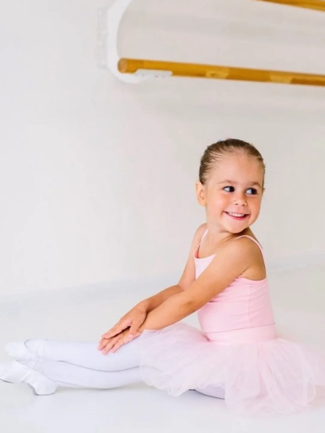 Ballet infantil no Universo Colorido em Cubatão