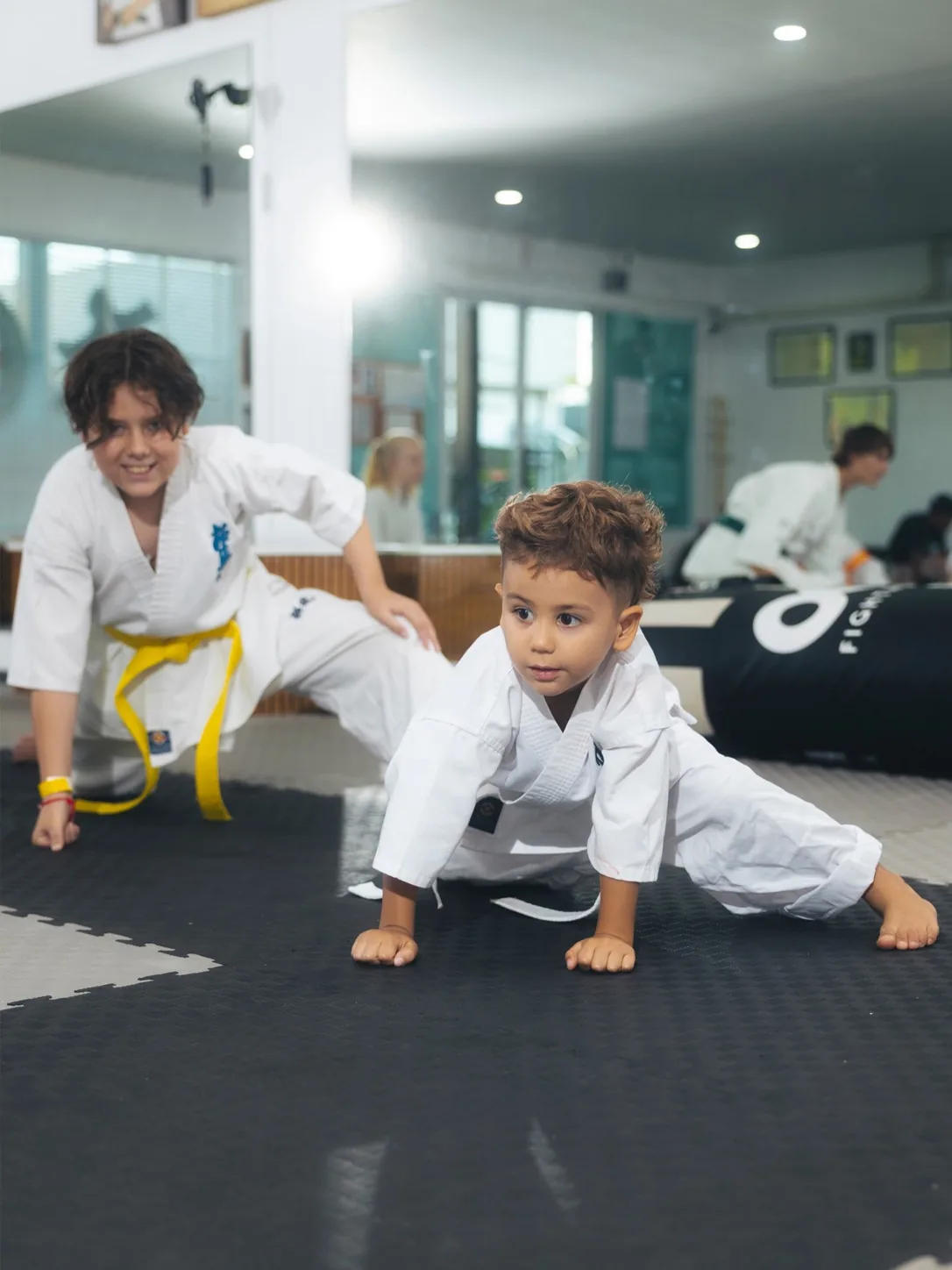 Karatê infantil no Universo Colorido em Cubatão